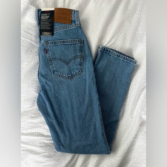 NWT LEVIS 70’s high slim straight jeans - Picture 2 of 4